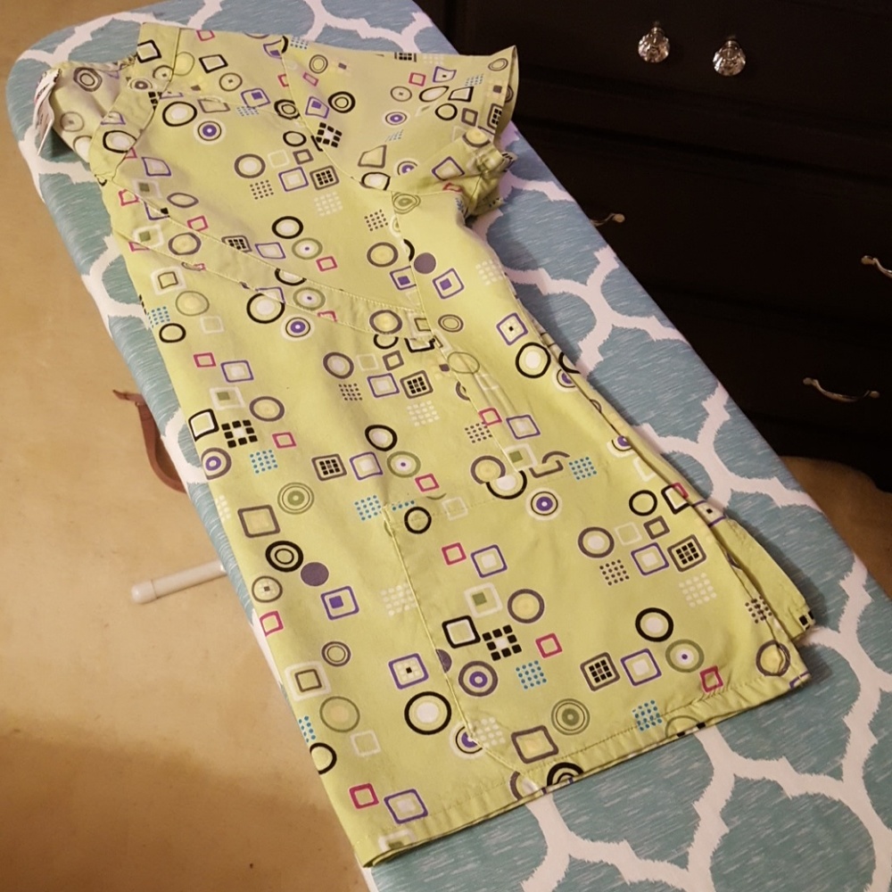 Scrub top